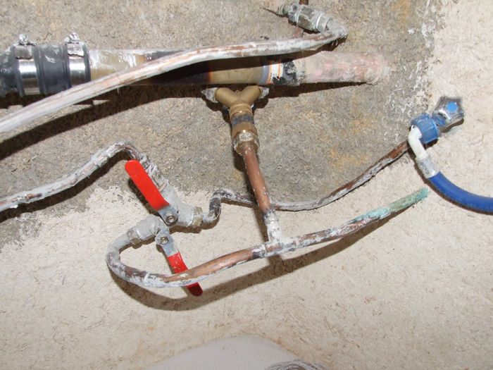 Ici, les manettes sont en position normale ou si l'eau est beaucoup trop chaude pour le programme choisi.